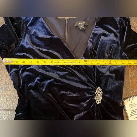 New R&M Richards blue long velvet V neck ruched poly/spandex dress. Size 14 - Picture 11 of 16